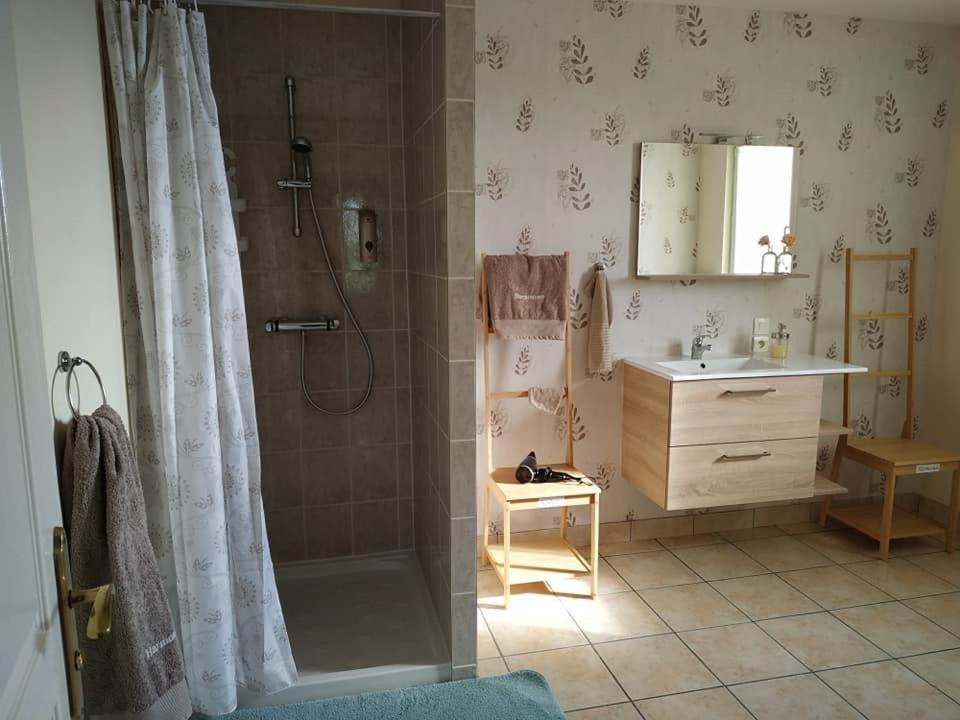 Bed and Breakfast Les Bienfaits D'Harmonium La Chapelle-Gaudin Экстерьер фото